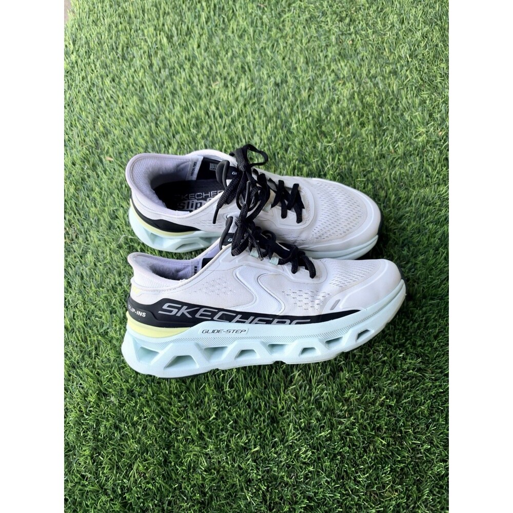 SKECHERS Glide-Step White Sneaker women Size 7.5